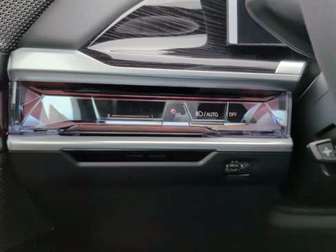 New 2026 BMW 740i w/ Premium Package RWD image 24
