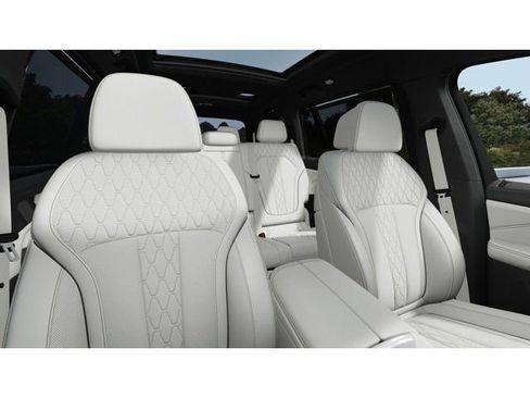New 2027 BMW X7 xDrive40i w/ Executive Package AWD/4WD image 11
