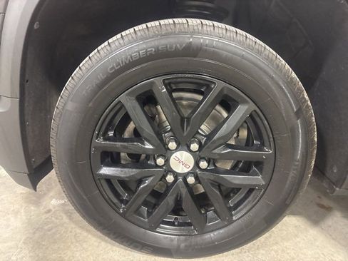 Used 2019 GMC Acadia SLT w/ LPO, Cargo Package image 28