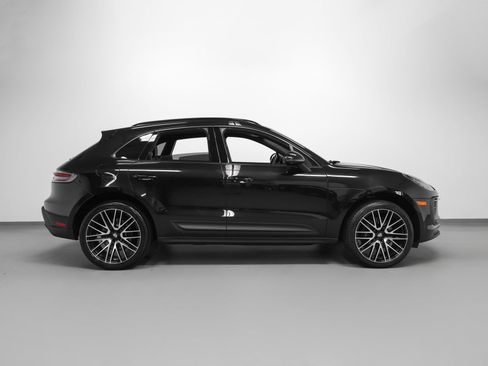Certified 2022 Porsche Macan AWD/4WD image 13