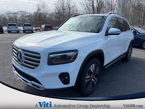 Used 2026 Mercedes-Benz GLB 250 4MATIC image 4