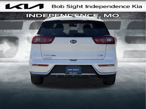 Certified 2017 Kia Niro EX image 11
