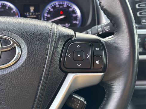 Used 2014 Toyota Highlander Limited image 31