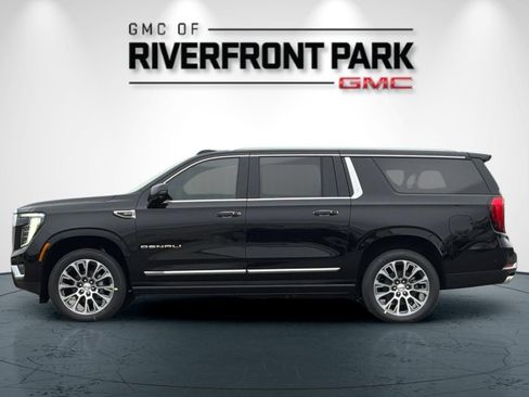 New 2026 GMC Yukon XL Denali w/ Sun & Power Step Package AWD/4WD image 6