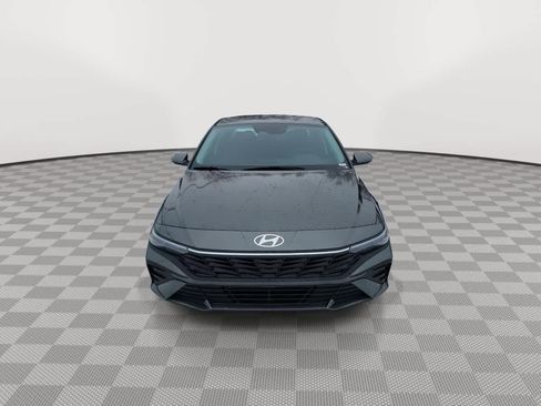New 2026 Hyundai Elantra SE image 3