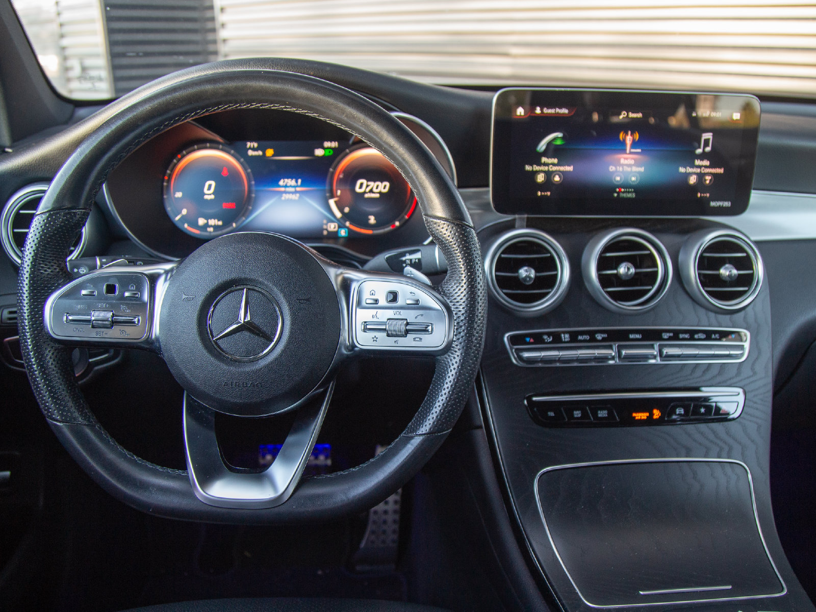 Used 2022 Mercedes-Benz GLC 300 image 11