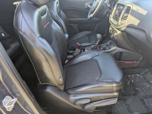 Used 2018 Jeep Compass Trailhawk w/ Navigation Group AWD/4WD image 22