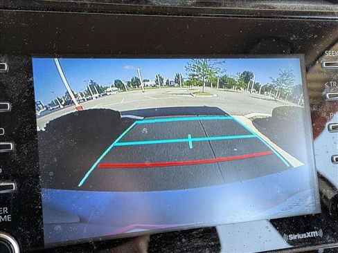 Used 2021 Toyota Prius LE FWD image 11
