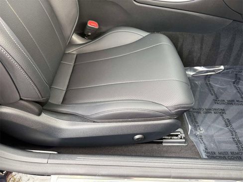 Used 2024 Mercedes-Benz CLE 300 4MATIC Coupe image 15