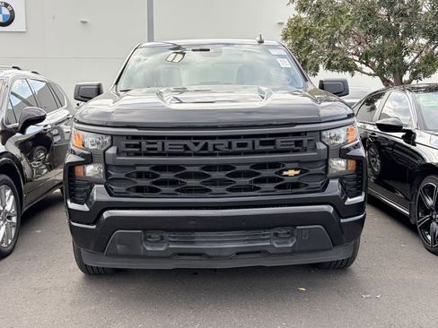 Used 2022 Chevrolet Silverado 1500 Custom image 2