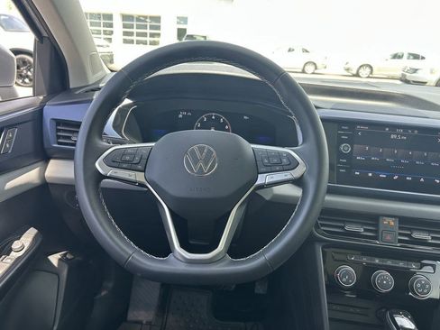 Used 2023 Volkswagen Taos SE w/ Panoramic Sunroof Package AWD/4WD image 10