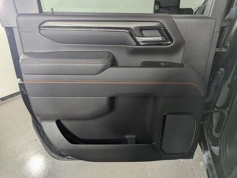 Used 2025 GMC Sierra 2500 AT4 w/ Technology Package image 16