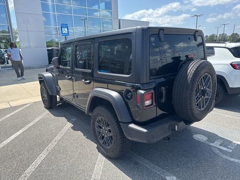 Used 2025 Jeep Wrangler Unlimited Sport AWD/4WD image 9