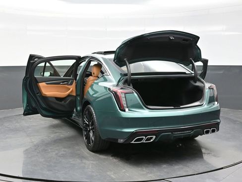 New 2026 Cadillac CT5 V w/ Platinum Package AWD/4WD image 39