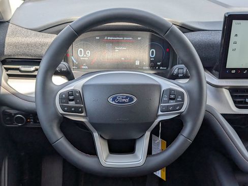 New 2026 Ford Explorer Active RWD image 10