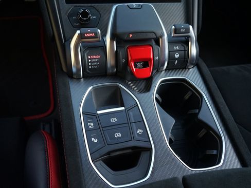 Used 2023 Lamborghini Urus Performante AWD/4WD image 26