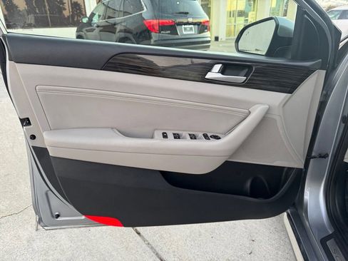 Used 2016 Hyundai Sonata Limited image 11