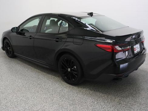 Certified 2025 Toyota Camry SE image 9