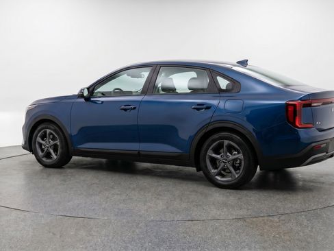 Used 2025 Kia K4 LXS image 6