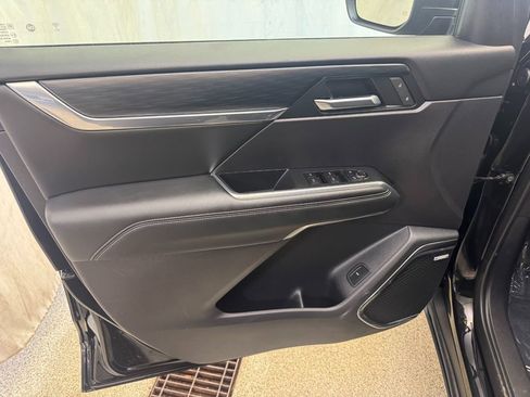 Certified 2025 GMC Acadia Elevation FWD image 21