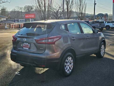 Used 2020 Nissan Rogue Sport S image 5