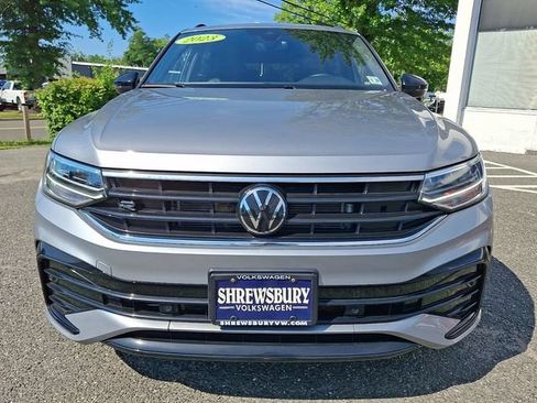 Used 2023 Volkswagen Tiguan SE R-Line FWD image 2