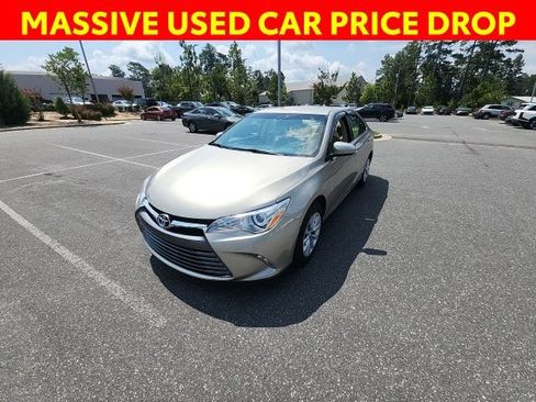 Used 2015 Toyota Camry LE FWD image 5