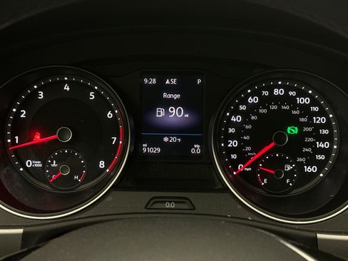 Used 2019 Volkswagen Atlas SE w/ Towing Package image 13