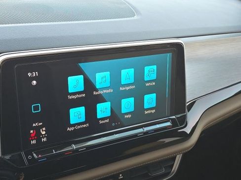 Used 2024 Volkswagen Atlas Cross Sport SE image 29