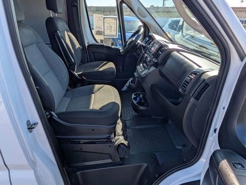 Used 2025 RAM ProMaster 2500 w/ Convenience Group image 5