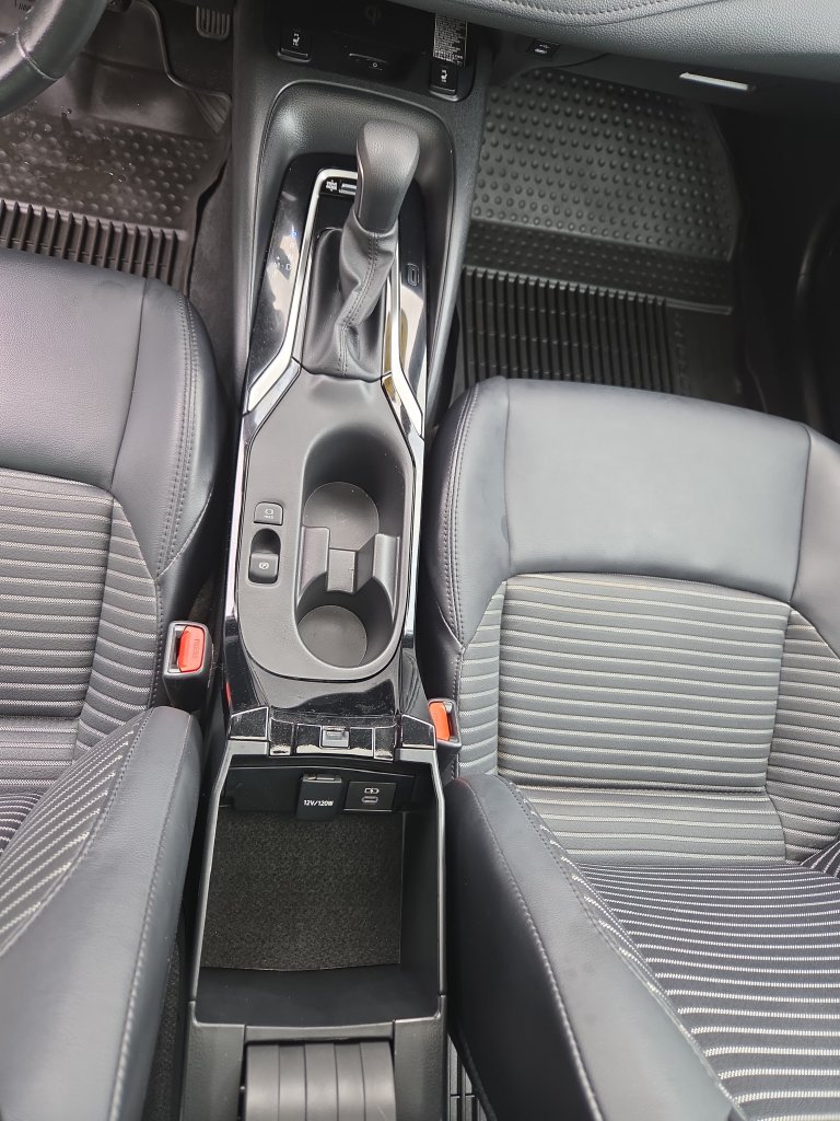 Used 2024 Toyota Corolla XSE FWD image 22