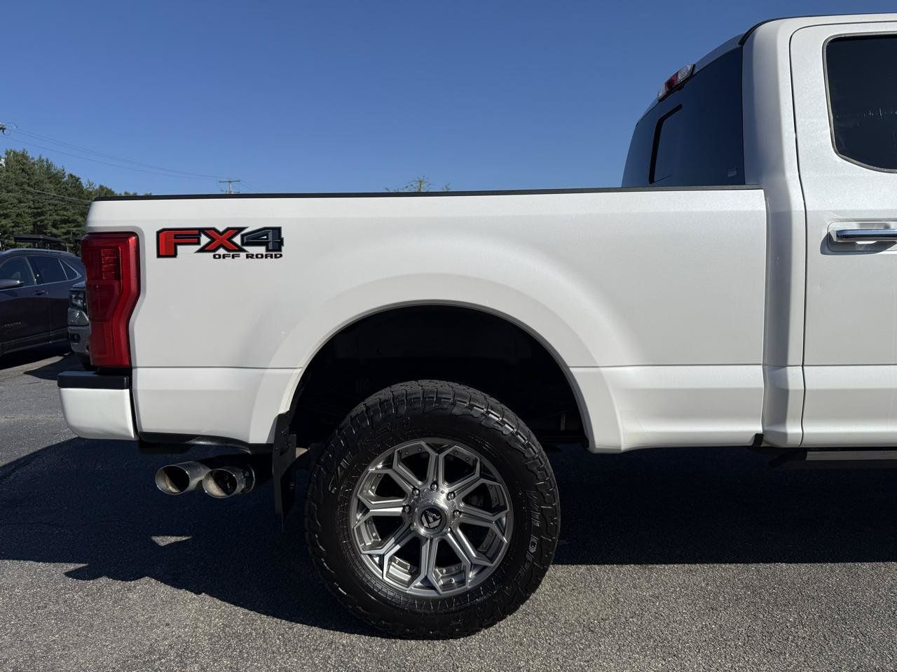 Used 2019 Ford F350 Platinum w/ Platinum Ultimate Package AWD/4WD image 20