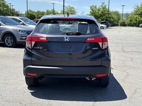 Used 2018 Honda HR-V LX image 3