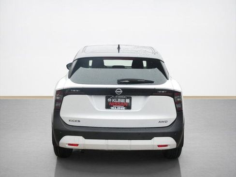 Certified 2025 Nissan Kicks SV image 4