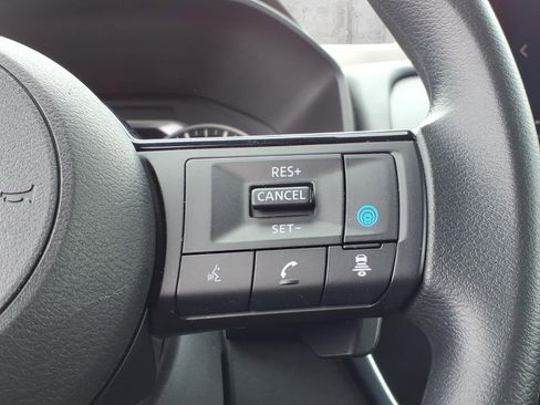 Used 2023 Nissan Rogue SV image 22