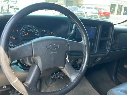 Used 2004 Chevrolet Silverado 2500 LS AWD/4WD image 8