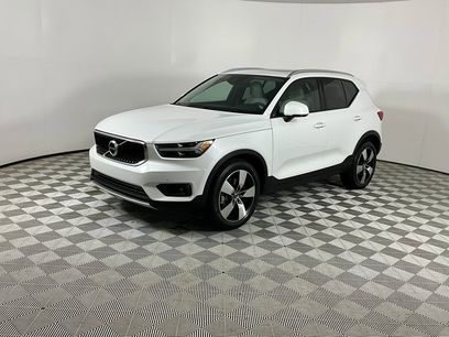 Used 2021 Volvo XC40 T5 Momentum w/ Premium Package