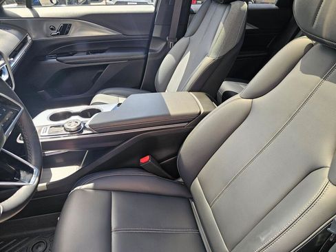 Used 2024 Cadillac Lyriq Tech RWD image 25