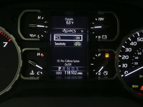 Used 2020 Toyota Tundra 4x4 CrewMax image 40