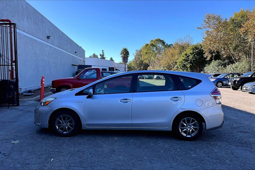 Used 2015 Toyota Prius V Four FWD image 10