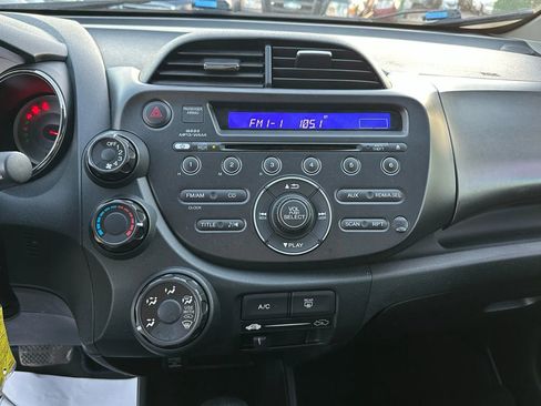 Used 2013 Honda Fit Sport image 23