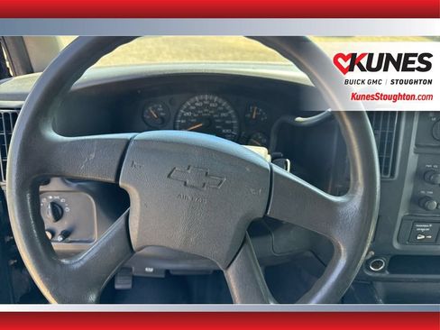 Used 2004 Chevrolet Express 3500 w/ Chrome Appearance Package RWD image 24