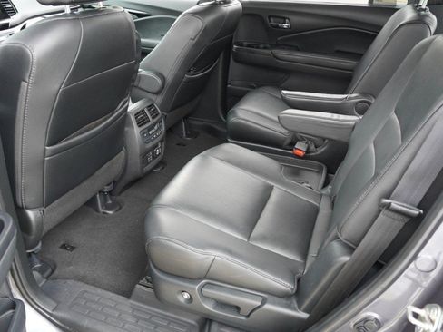 Used 2019 Honda Pilot Touring image 31