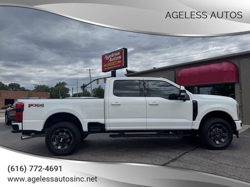 Used 2023 Ford F250 Lariat w/ Sport Appearance Package AWD/4WD image 1