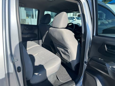 Used 2018 Toyota Tacoma SR w/ SR Convenience Package RWD image 11