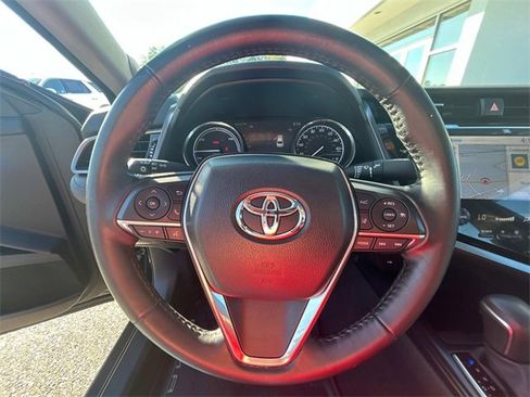 Used 2020 Toyota Camry XLE image 22