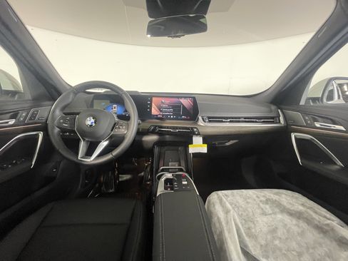 Used 2027 BMW X1 xDrive28i AWD/4WD image 17