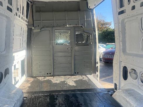 Used 2019 Nissan NV 2500 S image 24