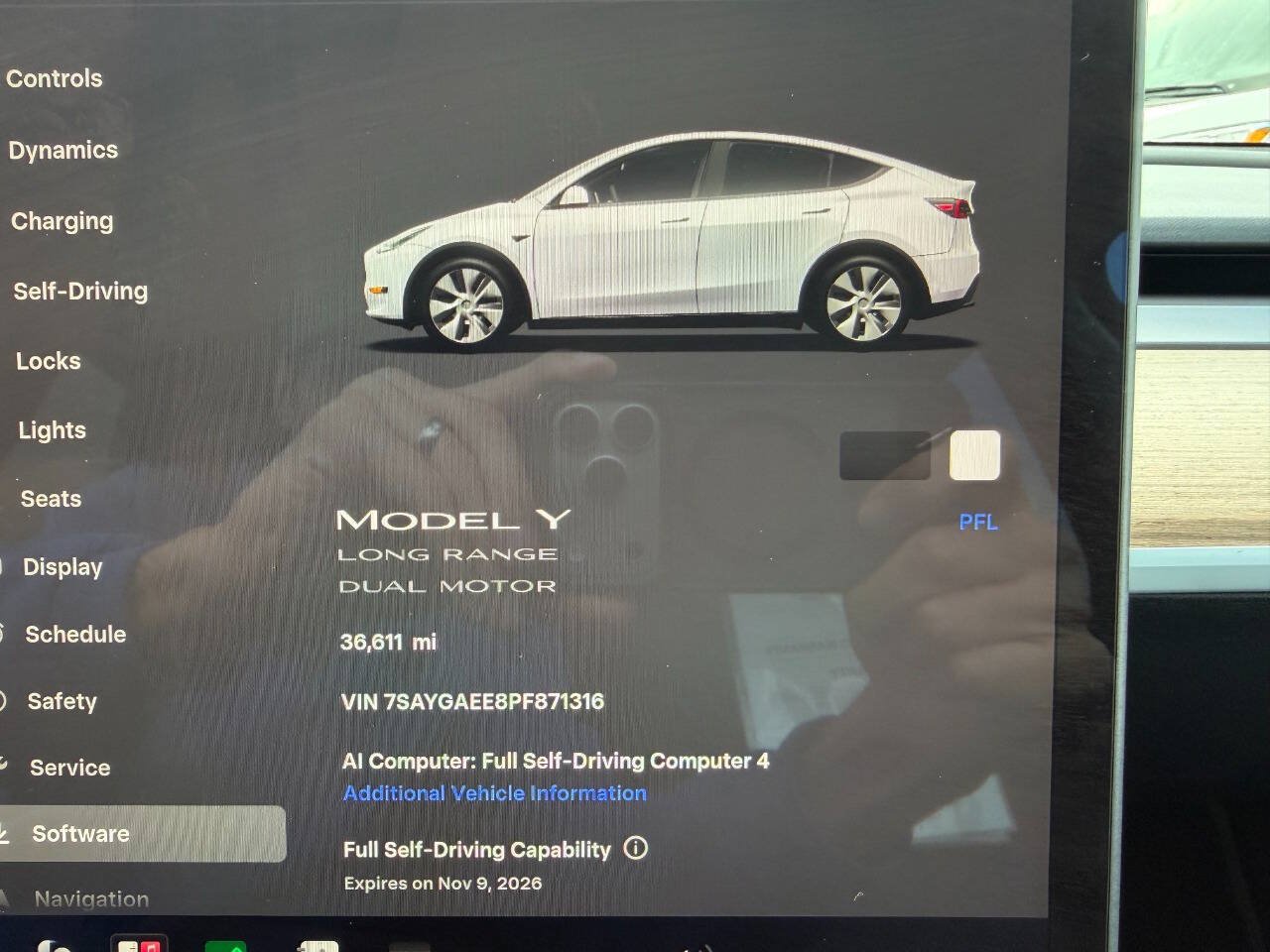 Used 2023 Tesla Model Y Long Range AWD/4WD image 24