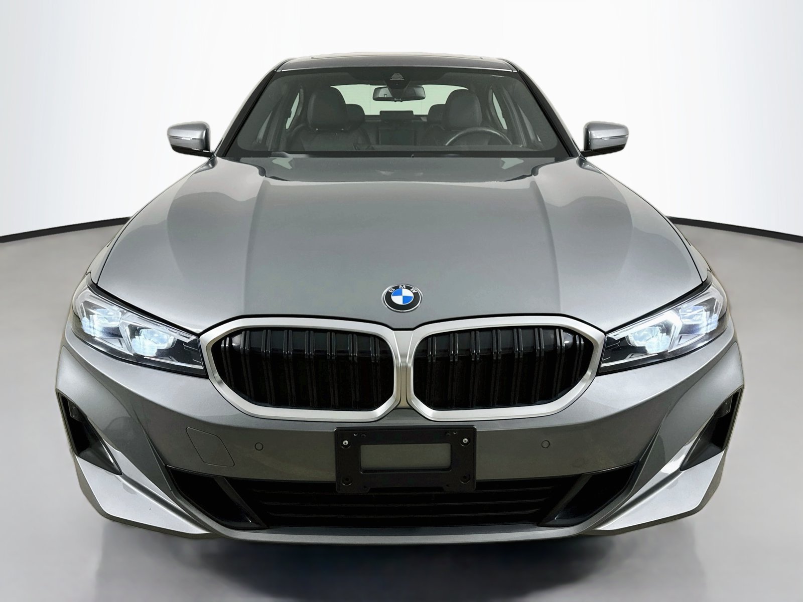 Used 2023 BMW 330i xDrive Sedan w/ Convenience Package AWD/4WD image 2